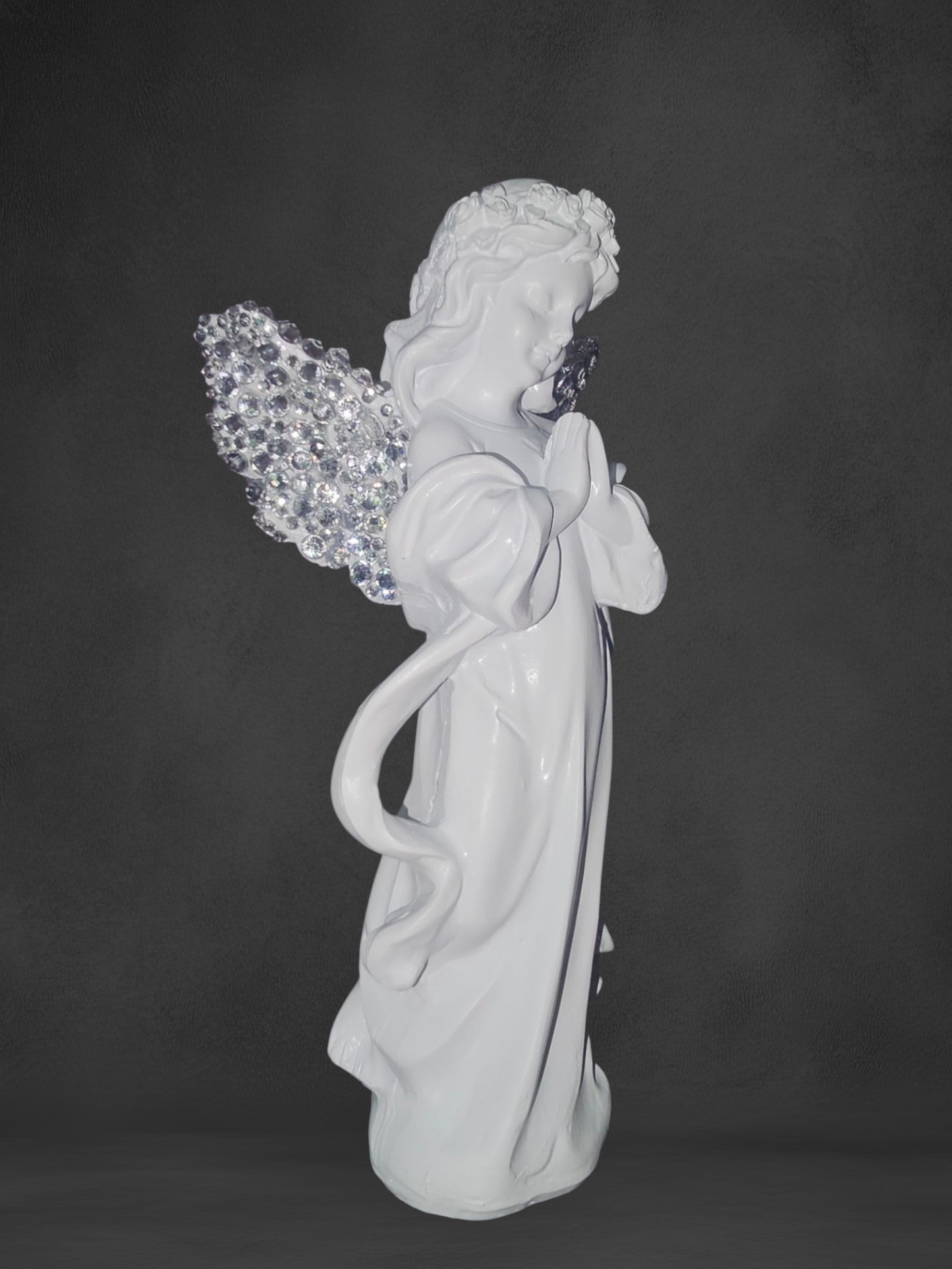Protective guardian angel figurine