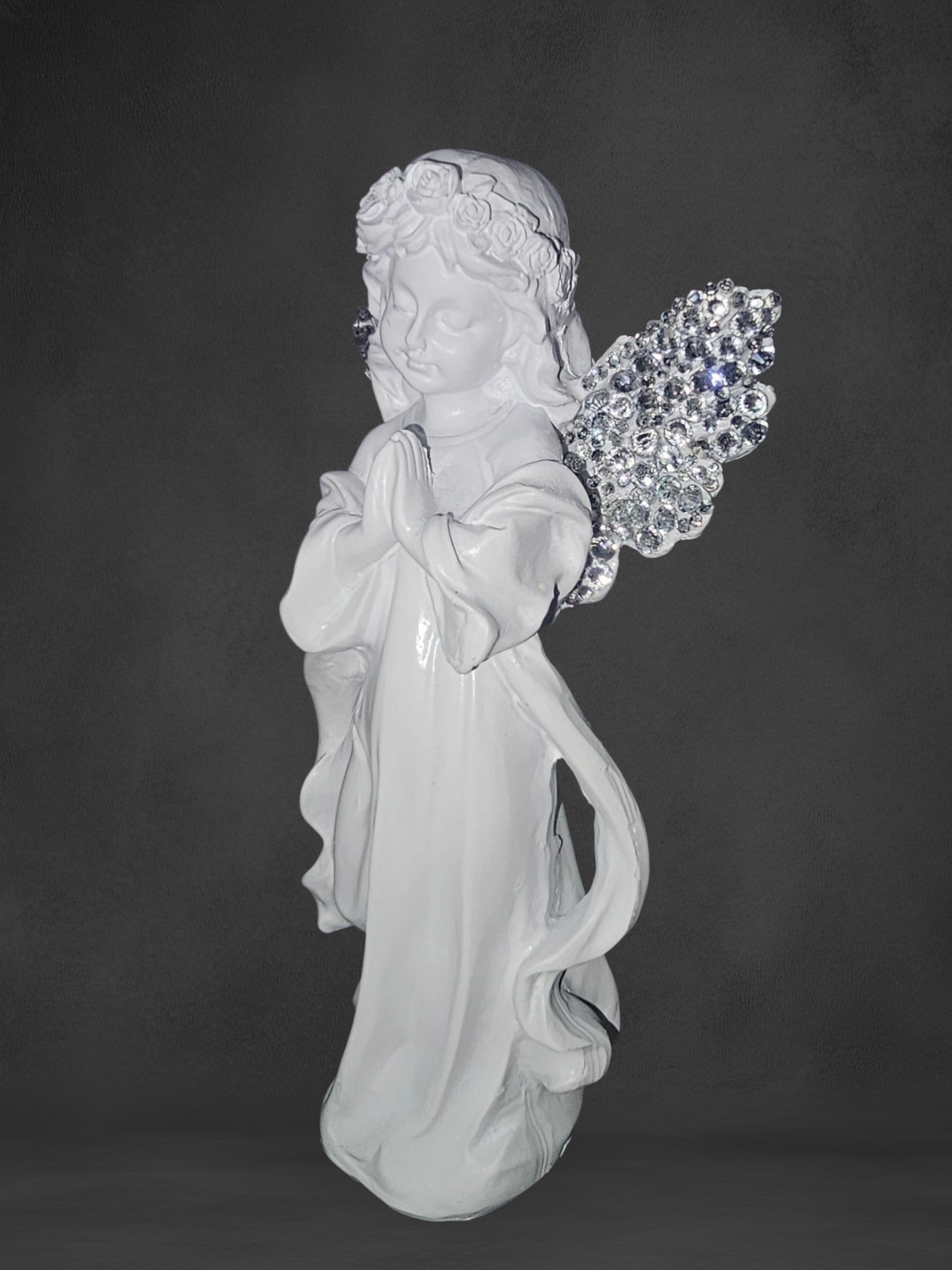Protective guardian angel figurine