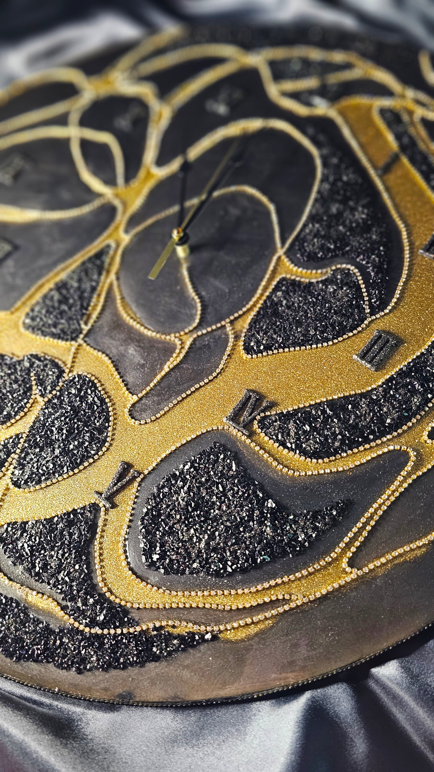 Luxury, sparkling wall clock with rhinestones