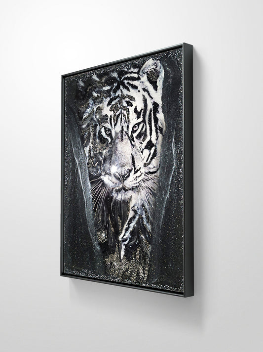 Sparkling resin art 'White tiger"
